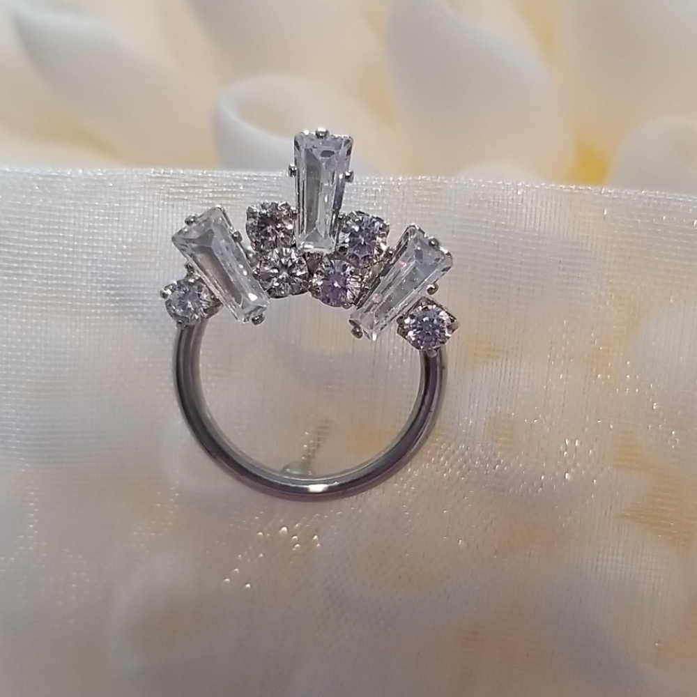 DIAMONDESS Earrings - Picture 3 of 7